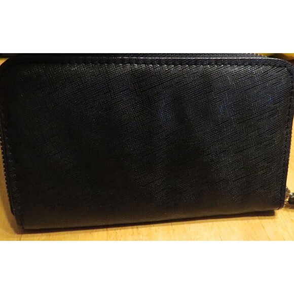 Adrienne Vittadini Black Zip Wallet Wristlet - Picture 5 of 6